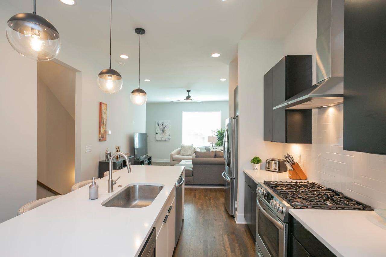 Luxury Townhome Skyline Views Mins To Dt Нэшвилл Экстерьер фото