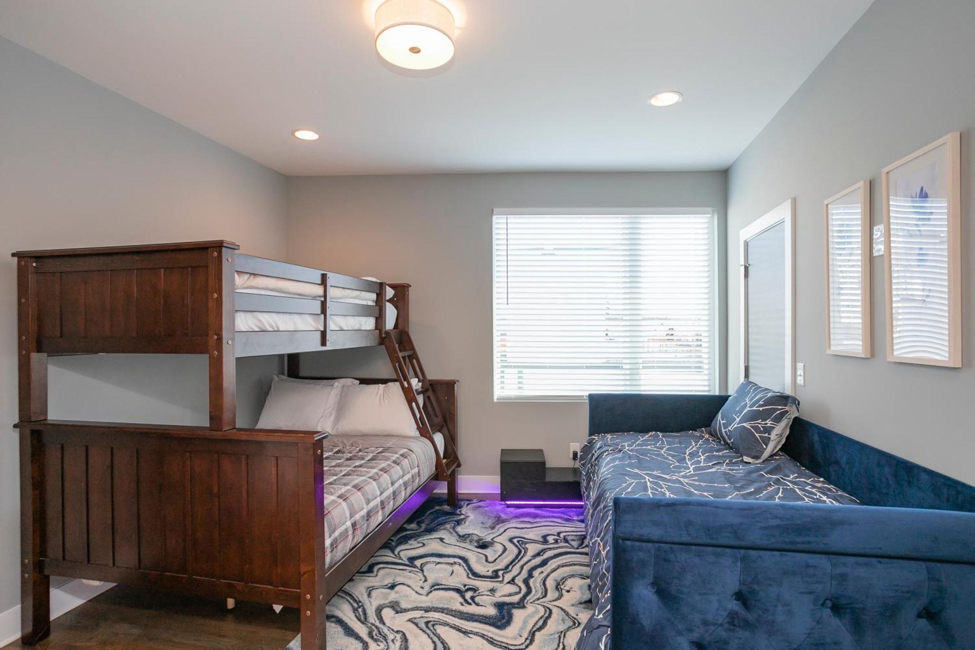 Luxury Townhome Skyline Views Mins To Dt Нэшвилл Экстерьер фото