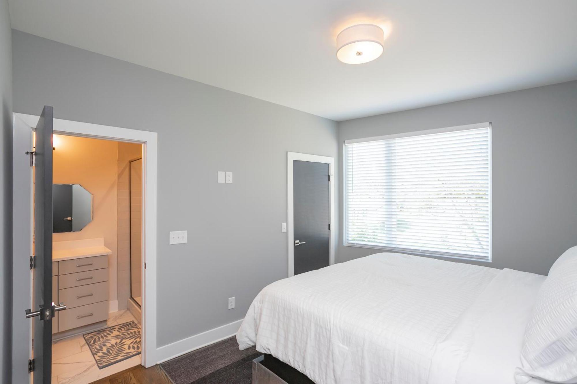 Luxury Townhome Skyline Views Mins To Dt Нэшвилл Экстерьер фото