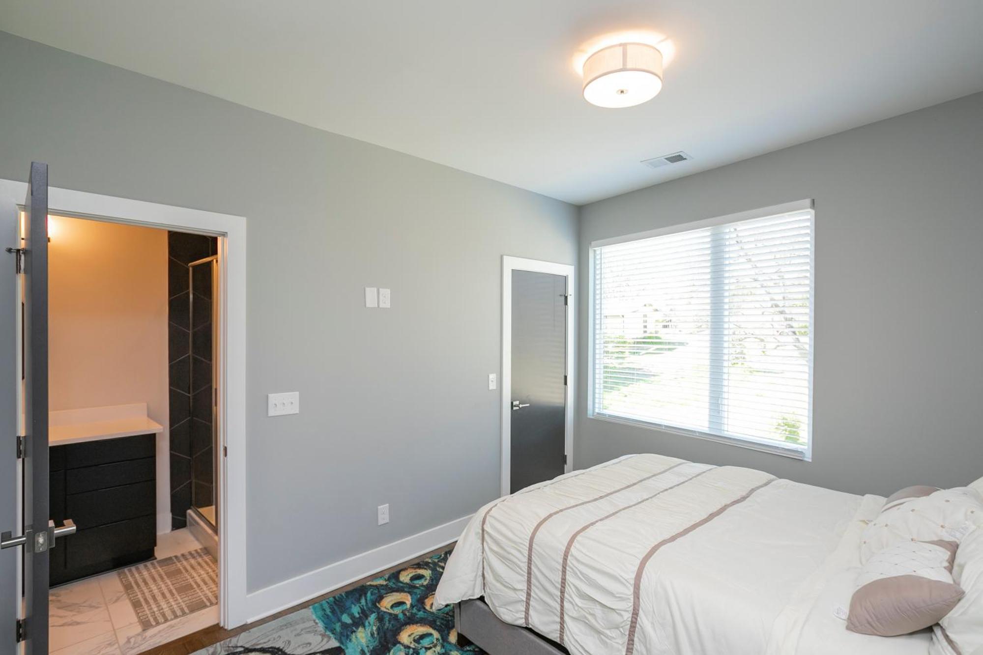 Luxury Townhome Skyline Views Mins To Dt Нэшвилл Экстерьер фото