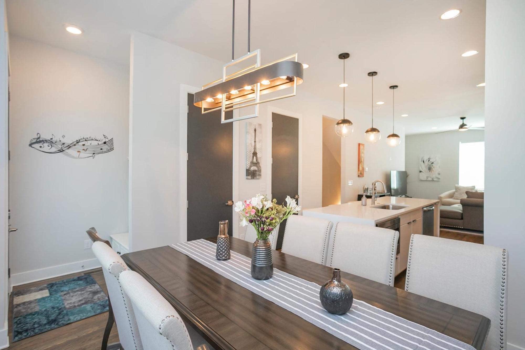 Luxury Townhome Skyline Views Mins To Dt Нэшвилл Экстерьер фото