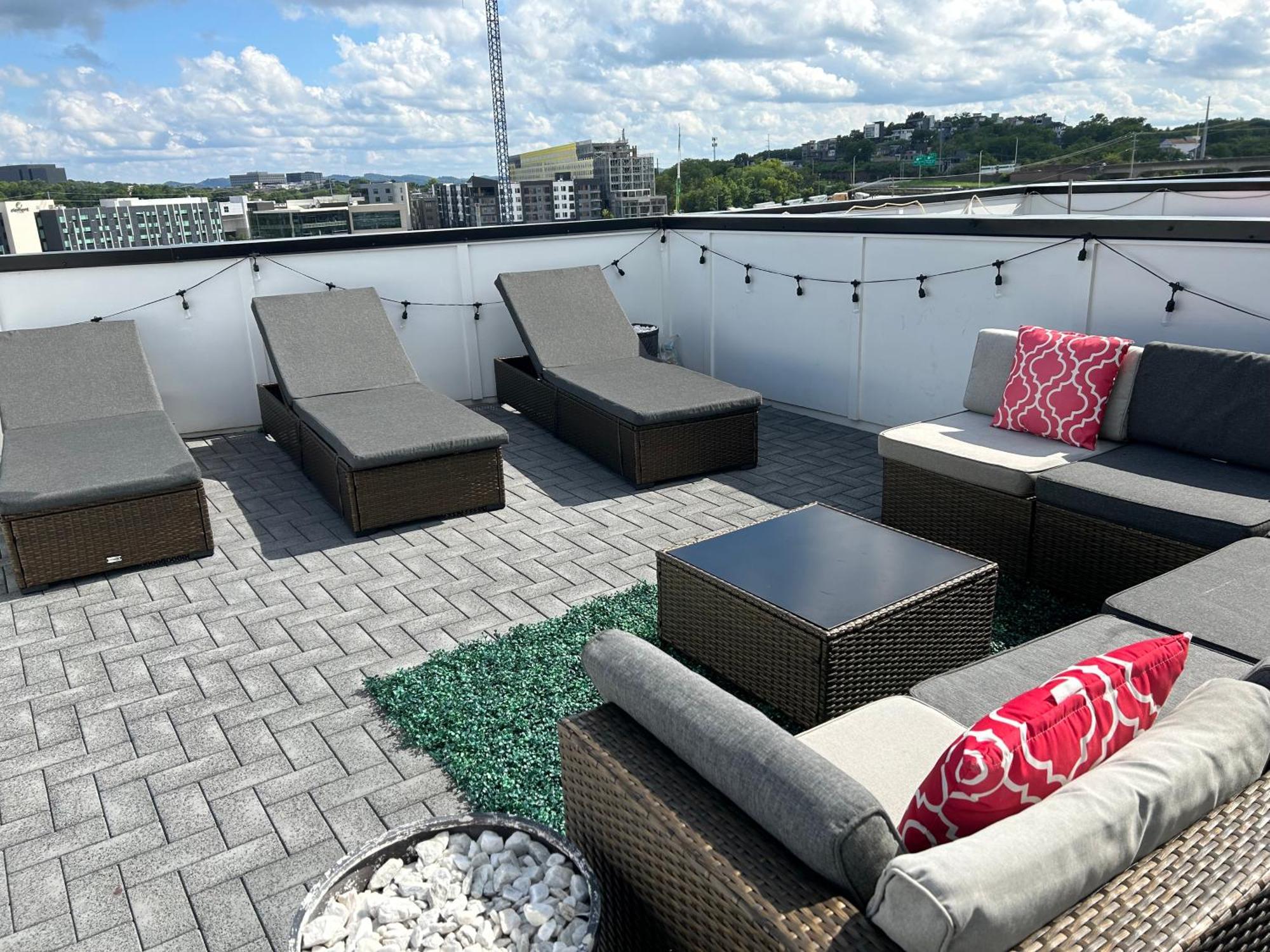 Luxury Townhome Skyline Views Mins To Dt Нэшвилл Экстерьер фото